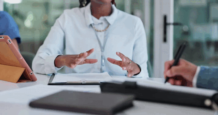 Animación de consultoría profesional para revisión de salud digital y continuidad operativa